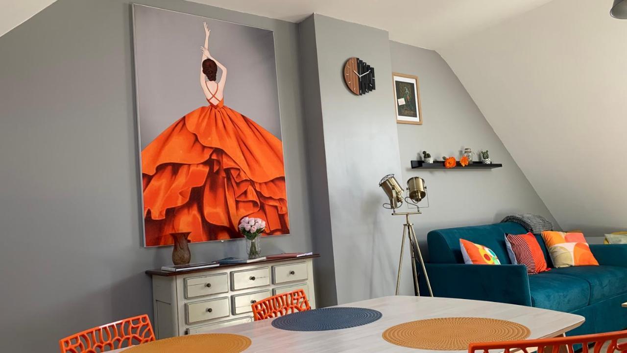 Superlogis - Sous Les Toits - T2- 3etoiles - Blois-hypercentre 1 4 Personnes Apartment Blois